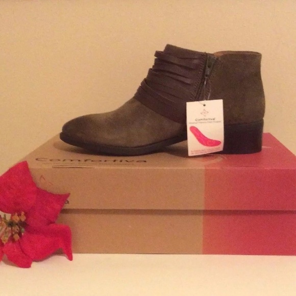 COMFORTIVA LEATHER ANKLE BOOTS,  SIZE 9W, OLIVE, NIB - Picture 1 of 8